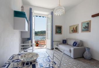 Punti di Vista allows 18 year olds to book a room