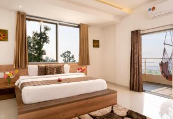 Hotel Mahabaleshwar Fragrance allows 18 year olds to book a room
