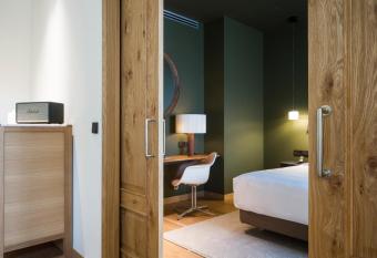 Hotel Arbaso allows 18 year olds to book a room