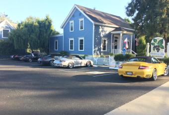 Olallieberry Inn Bed and Breakfast has Balcony rooms