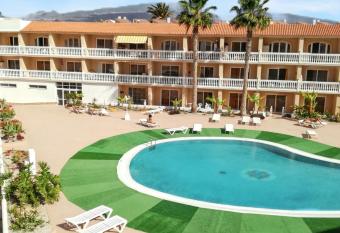 Studio with shared pool furnished terrace and wifi at Costa del Silencio 1 km away from the beach has Balcony rooms