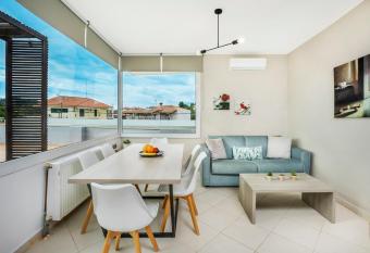 Agreste Luxury Apartments has Balcony rooms