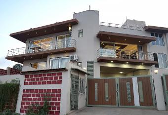 Hillview rooms has Smoking/Balcony rooms