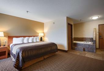 Best Western Vermillion Inn allows 18 year olds to book a room