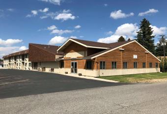 Lupine Inn allows 18 year olds to book a room