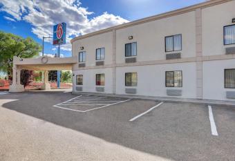 Motel 6 Espanola Nm allows 18 year olds to book a room