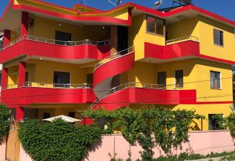 Guest House MURATI has Balcony rooms