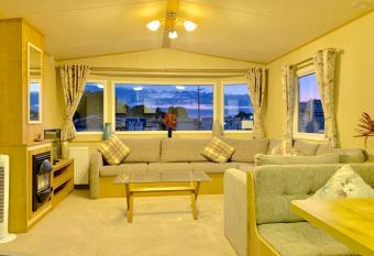 Forest beach Shorefield Park has Balcony rooms