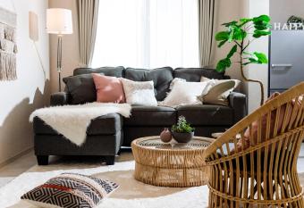 Villa SAFARI allows 18 year olds to book a room