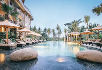 Kuwarasan A Pramana Experience has rooms with a private hot tub