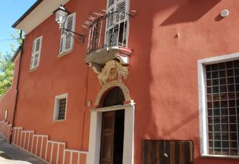 La Rocca di Efisio has Balcony rooms