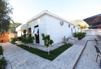 Bunec Beach Resort has Balcony rooms