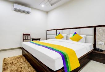 The Hosteller Agra allows 18 year olds to book a room