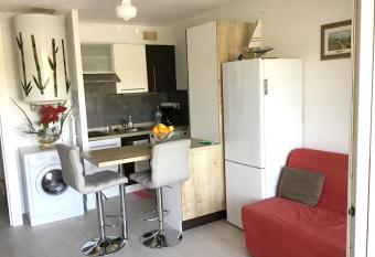 Appartement de 2 chambres a Agde a 100 m de la plage avec jardin clos has Balcony rooms