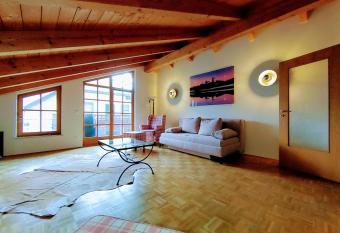 Apartment Raphaelo Nonntal 8 Apartment has Balcony rooms