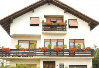 Apartman Jadranka allows 18 year olds to book a room