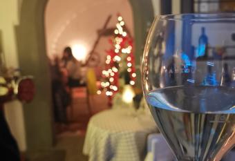 P  nctchen allows 18 year olds to book a room