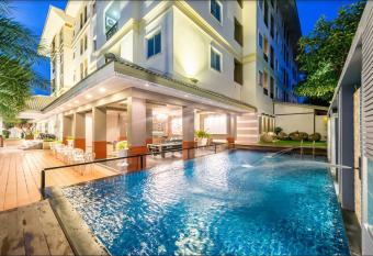 Patra Luxury Hotel Suvarnabhumi has Balcony rooms