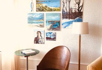 Appartement 1Bijou allows 18 year olds to book a room