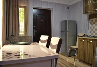 Georgian House has Balcony rooms