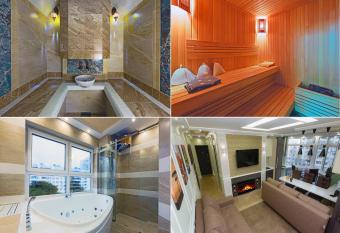 Hammam , big Jacuzzi ,Sauna , 2 bedroom , Khrechatik has rooms with a private hot tub