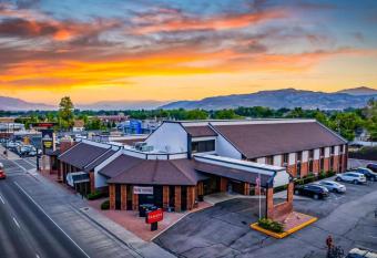 Ramada by Wyndham Richfield UT I-70 allows 18 year olds to book a room