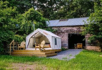 Tentrr - Abandoned Zoo Fido's Vineyard has Balcony rooms