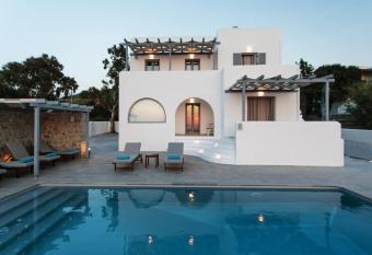 Naxos Infinity Villa and Suites allows 18 year olds to book a room