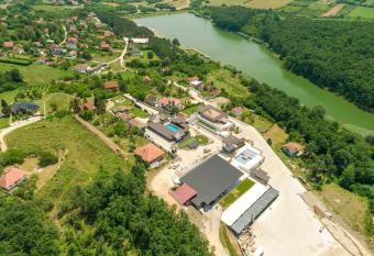 Woodland Resort has Balcony rooms