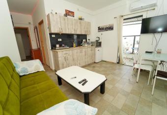 Nice suite Nahariyya allows 18 year olds to book a room