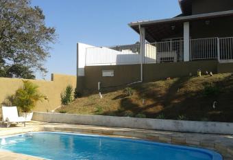 Ch  cara Recanto Para  so allows 18 year olds to book a room