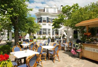 Kennebunkport Inn allows 18 year olds to book a room