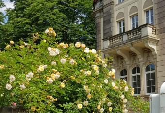 Hotel-Villa Lalee has Balcony rooms