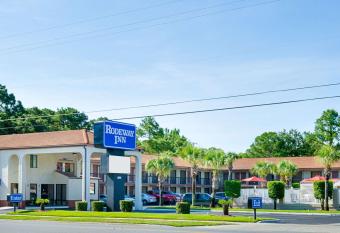 Rodeway Inn Panama City has Smoking rooms
