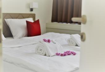 Hotel Slavija Banja Luka has Balcony rooms