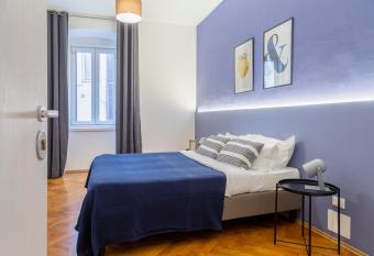 Pregiata camera con bagno privato - Blu di Persia allows 18 year olds to book a room