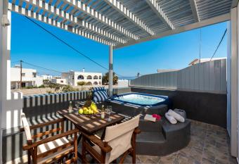 Aerenia Luxury Suites allows 18 year olds to book a room