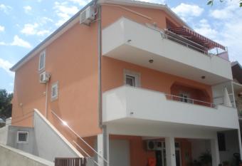 APARTMANI IVAKI   M&M has Balcony rooms