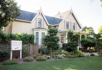 Inn On Randolph has Balcony rooms