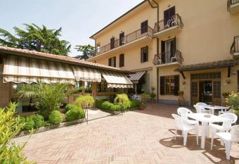 Albergo Villa Maria has Balcony rooms
