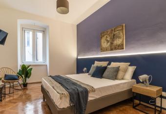 Pregiata camera con bagno privato - Blu di Prussia allows 18 year olds to book a room