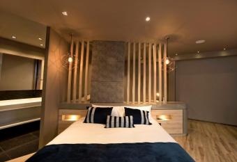 Albura Hotel has Balcony rooms