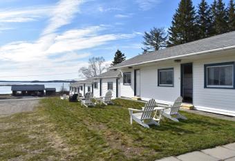 Friars Bay Inn & Cottages has Balcony rooms