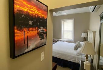 Flag House Inn allows 18 year olds to book a room