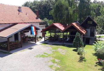 Apartment Smoljanac 12345b has Balcony rooms