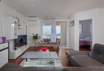 Apartment Neyla has Balcony rooms