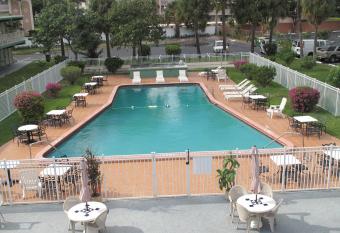 Boca Inn has Smoking/Balcony rooms