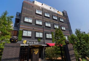 Hotel Petit Bali Garden Shin-Okubo (Adult Only) has Smoking/Balcony rooms