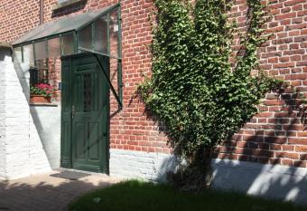 B&B Belvedere allows 18 year olds to book a room