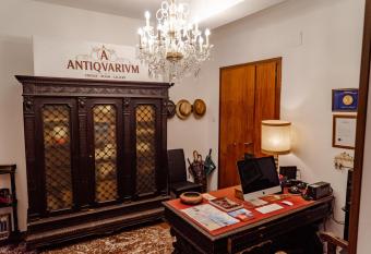 Antiquarium Messina has Balcony rooms